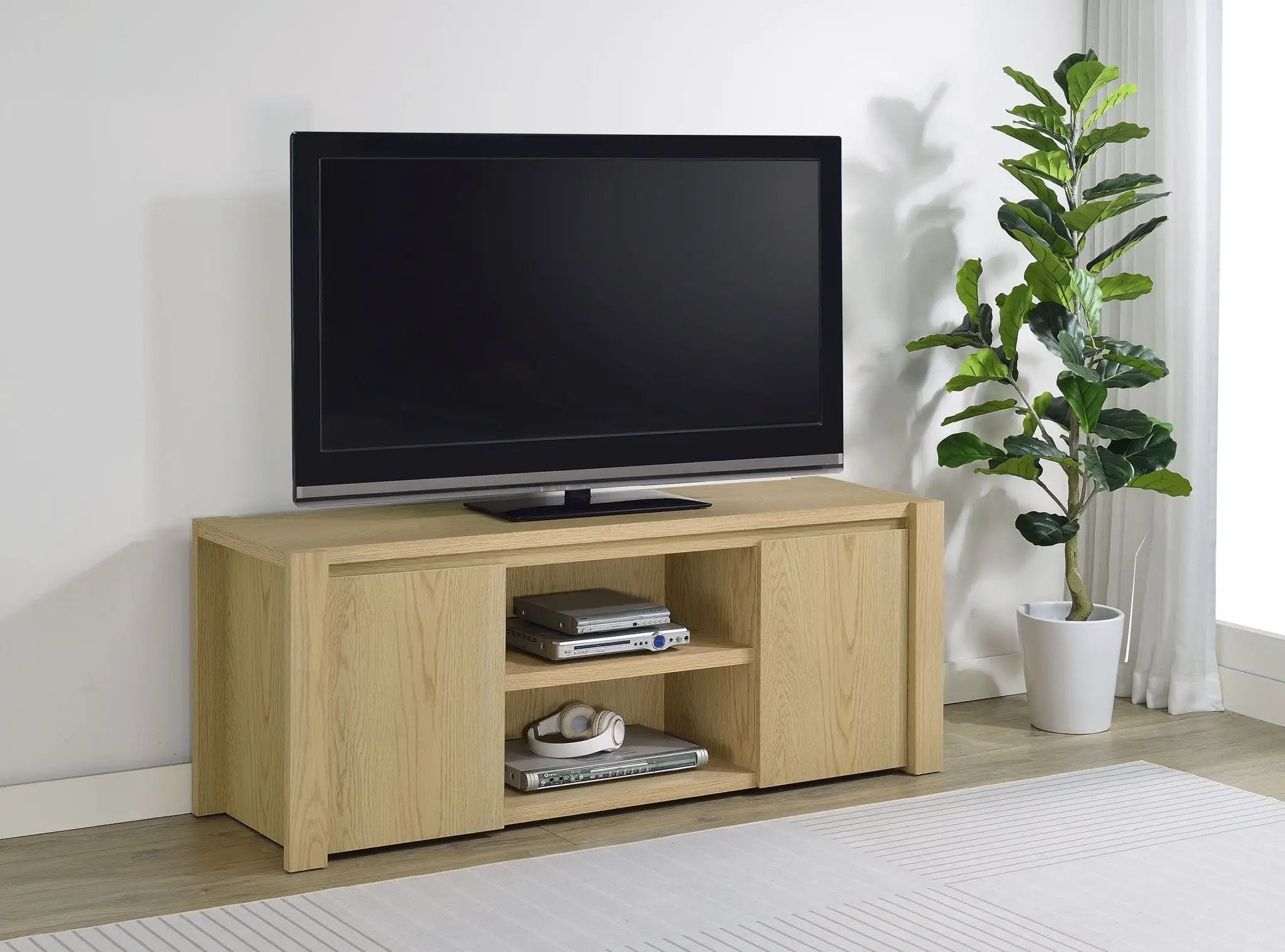 Laurelton 60-inch 2-door TV Stand Media Console Light Oak by Unique Piece Furniture
