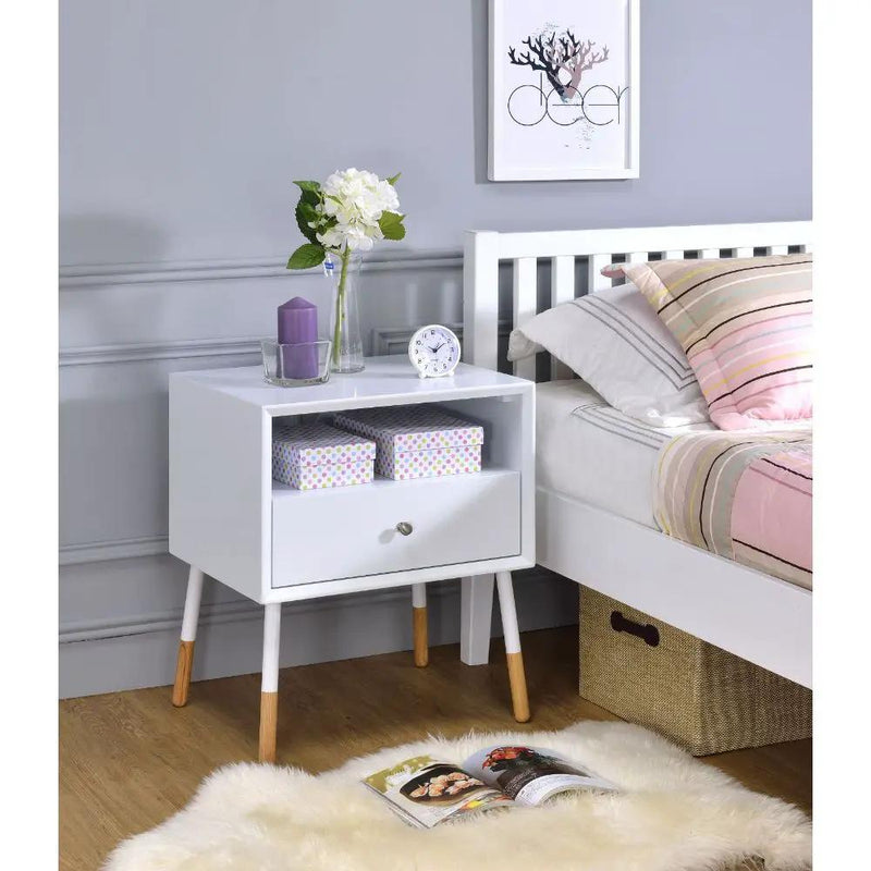 Sonria II - End Table by Unique Piece Furniture