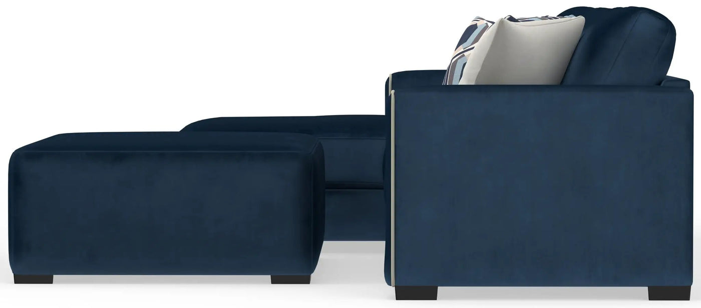 Jetson - Sectional With Comfort Coil Seat Cushions, Included Accent Pillows & Cocktail Ottoman by Unique Piece Furniture