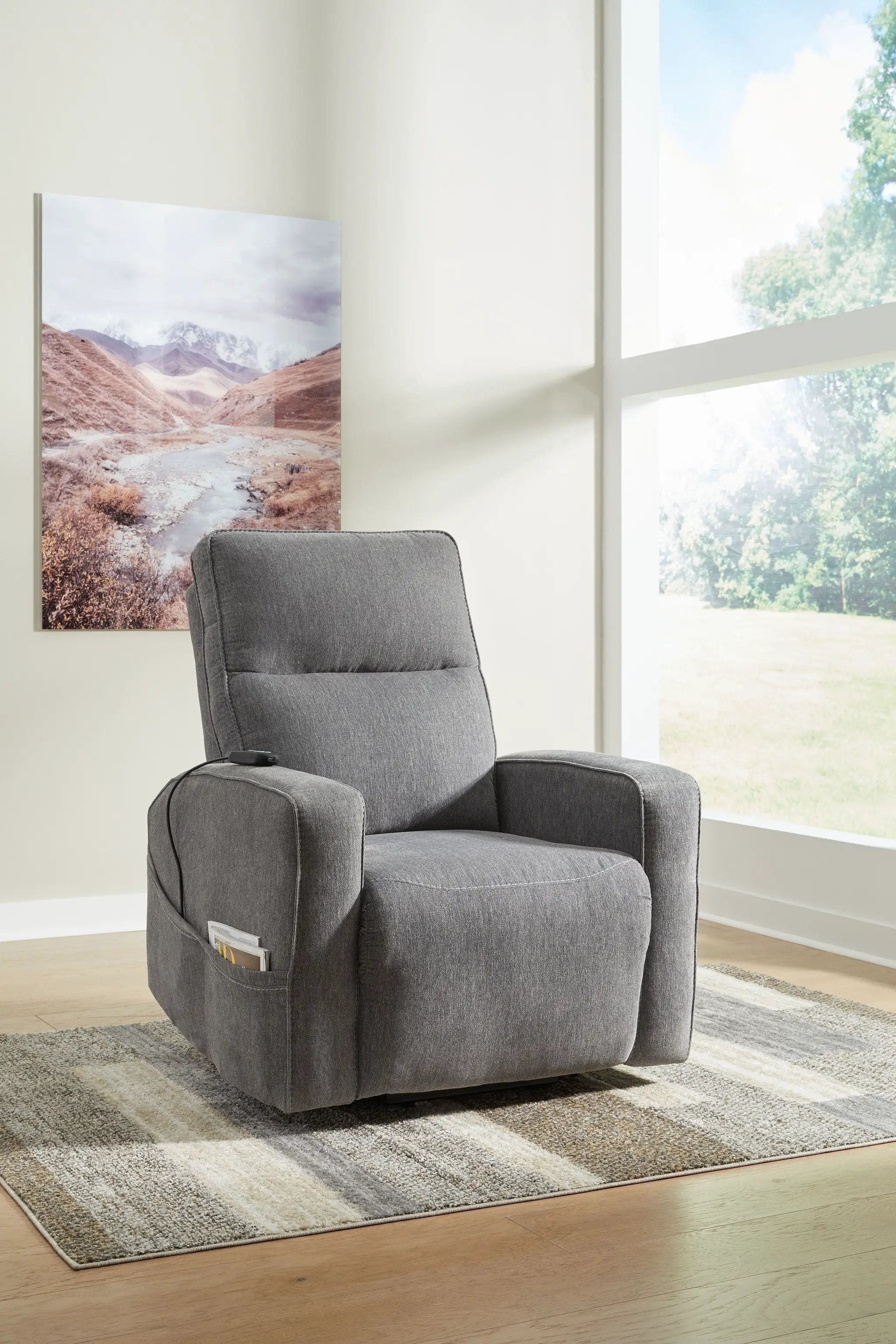 Starganza - Power Lift Recliner by Unique Piece Furniture