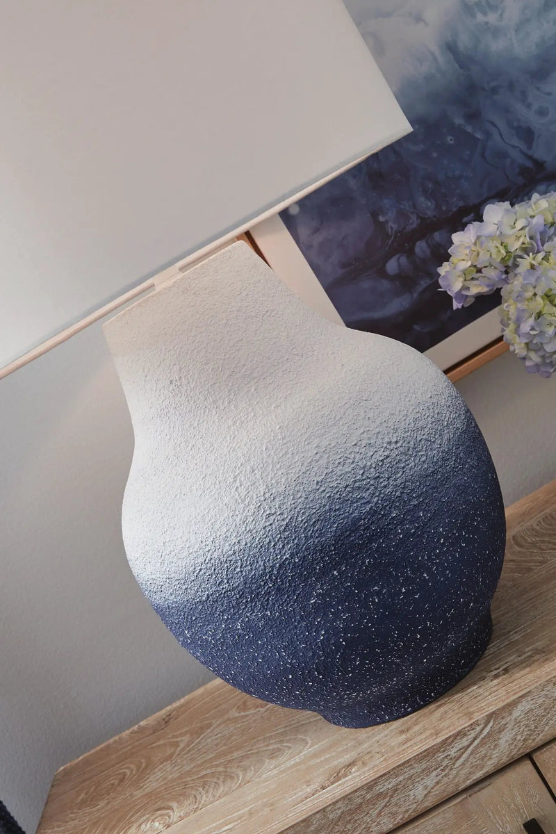 Dashland - Metal Table Lamp - White / Navy by Unique Piece Furniture