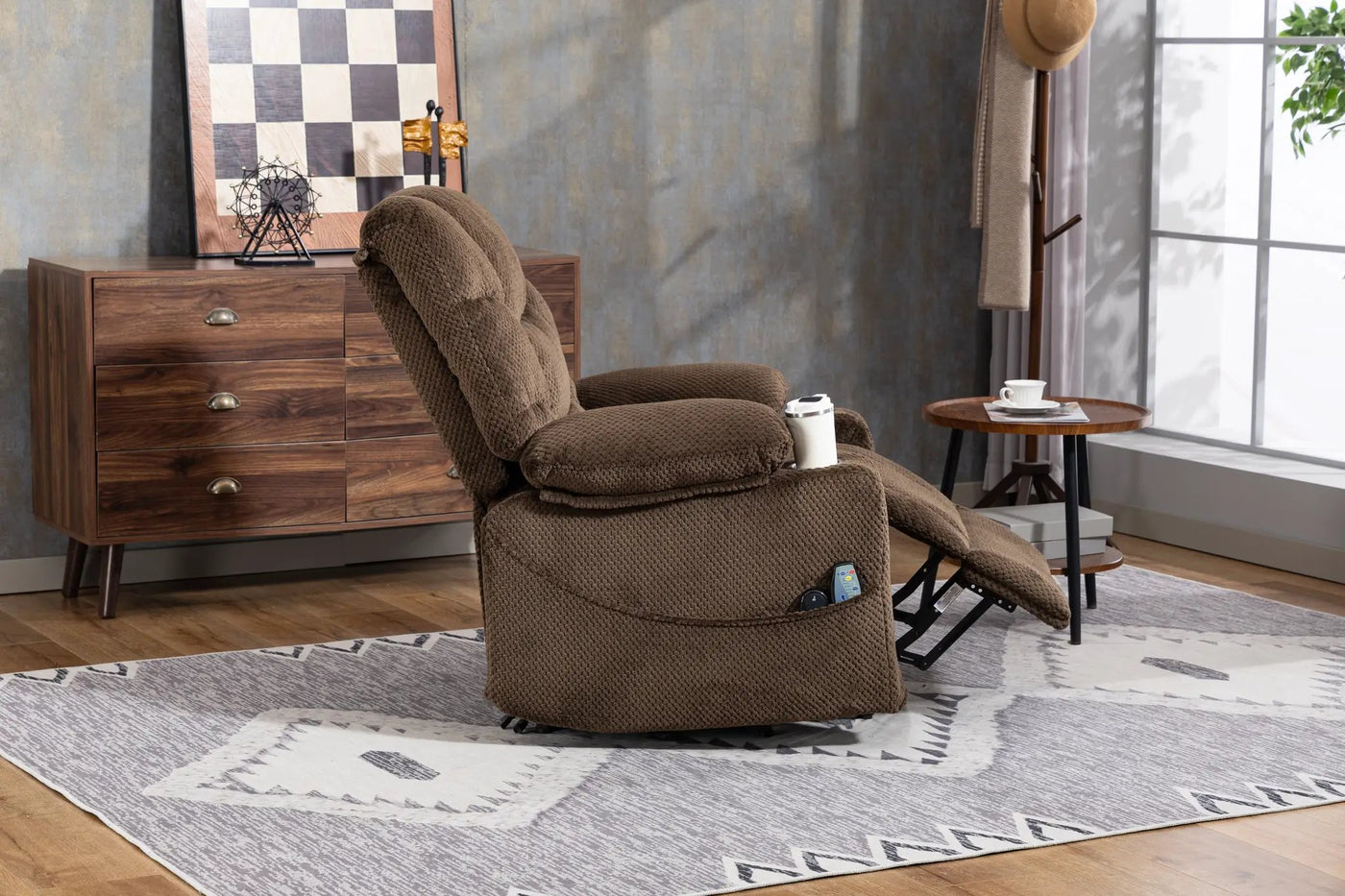 Ultra Wide Electric Lounge Chair by HouseOfZazla
