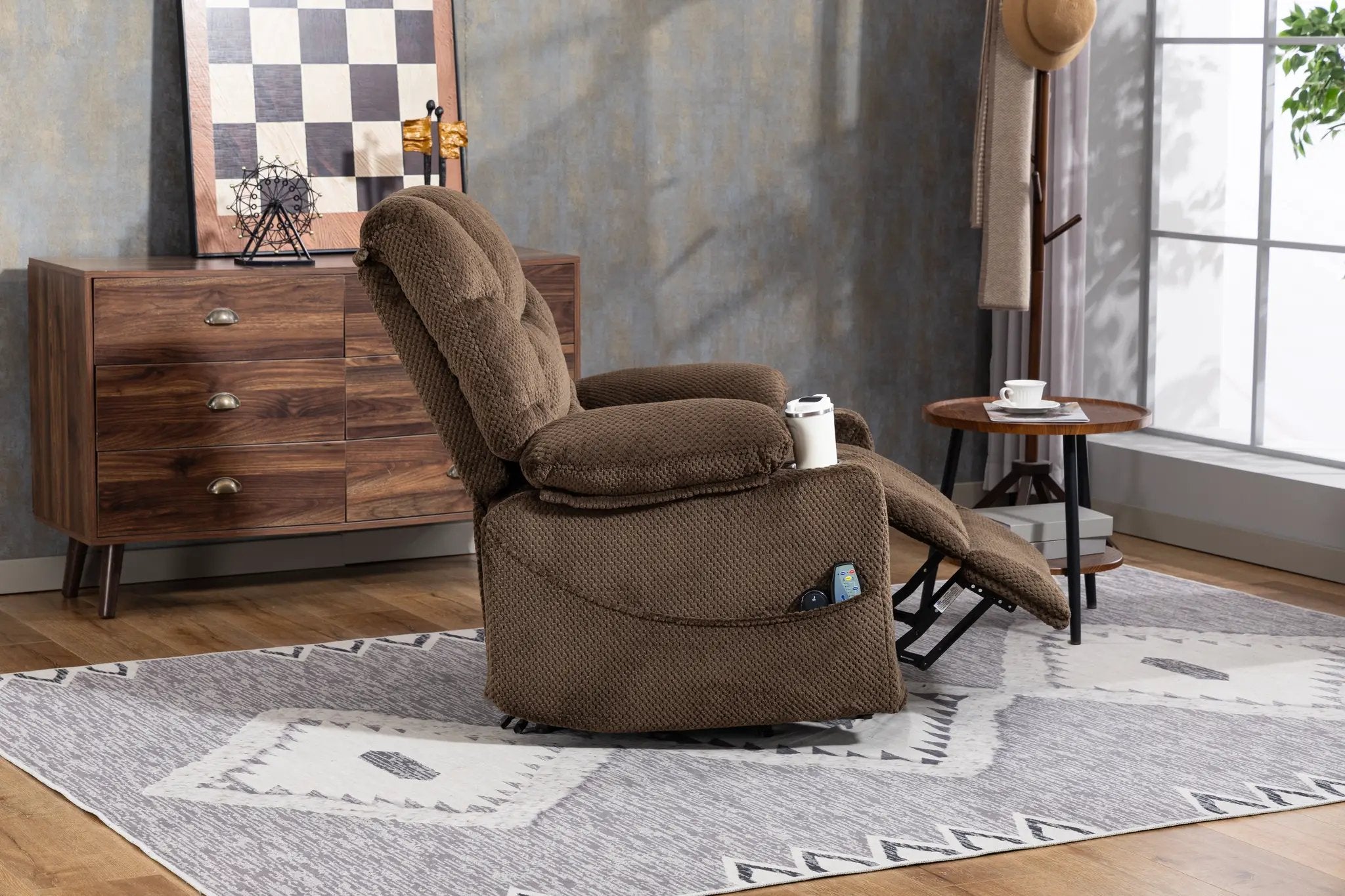 Ultra Wide Electric Lounge Chair by HouseOfZazla