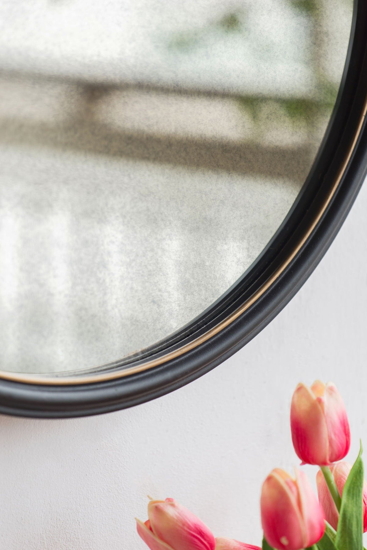 Black Circle Wall Mirror with Rope Strap - Contemporary Metal Frame, photo 7 of 12