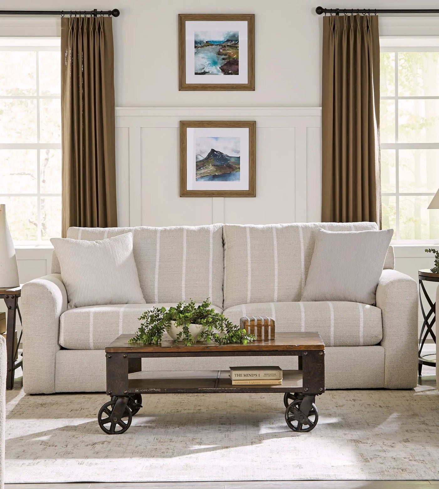 Lindsey - Sofa by Unique Piece Furniture