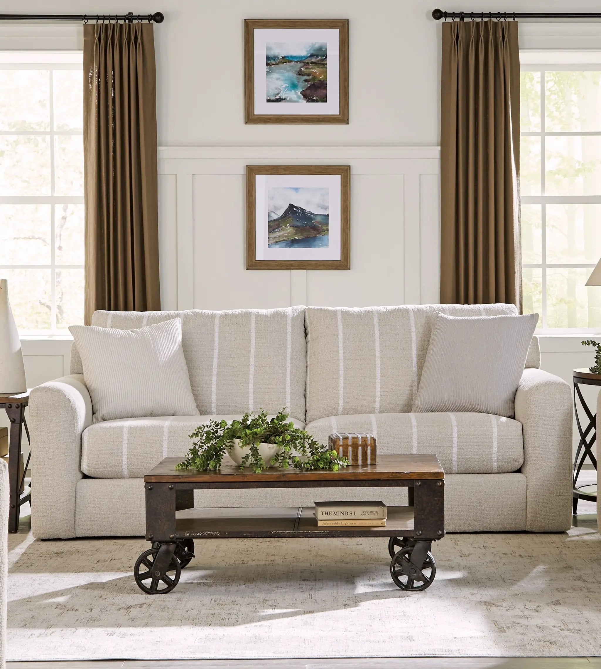 Lindsey - Sofa by Unique Piece Furniture