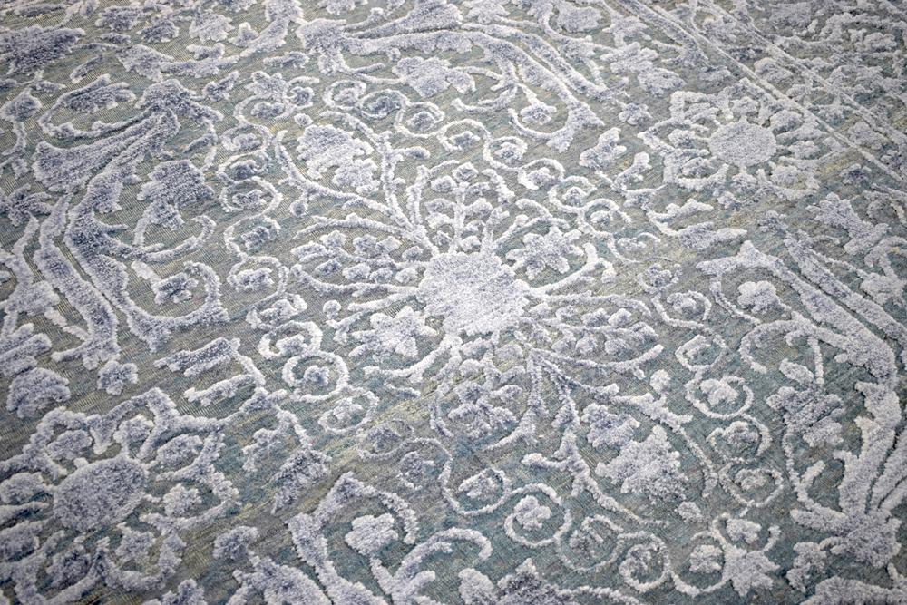 Modern Silver And Gray Hand Knotted Bamboo Silk 8x10 Area Rug by The Rug Decor