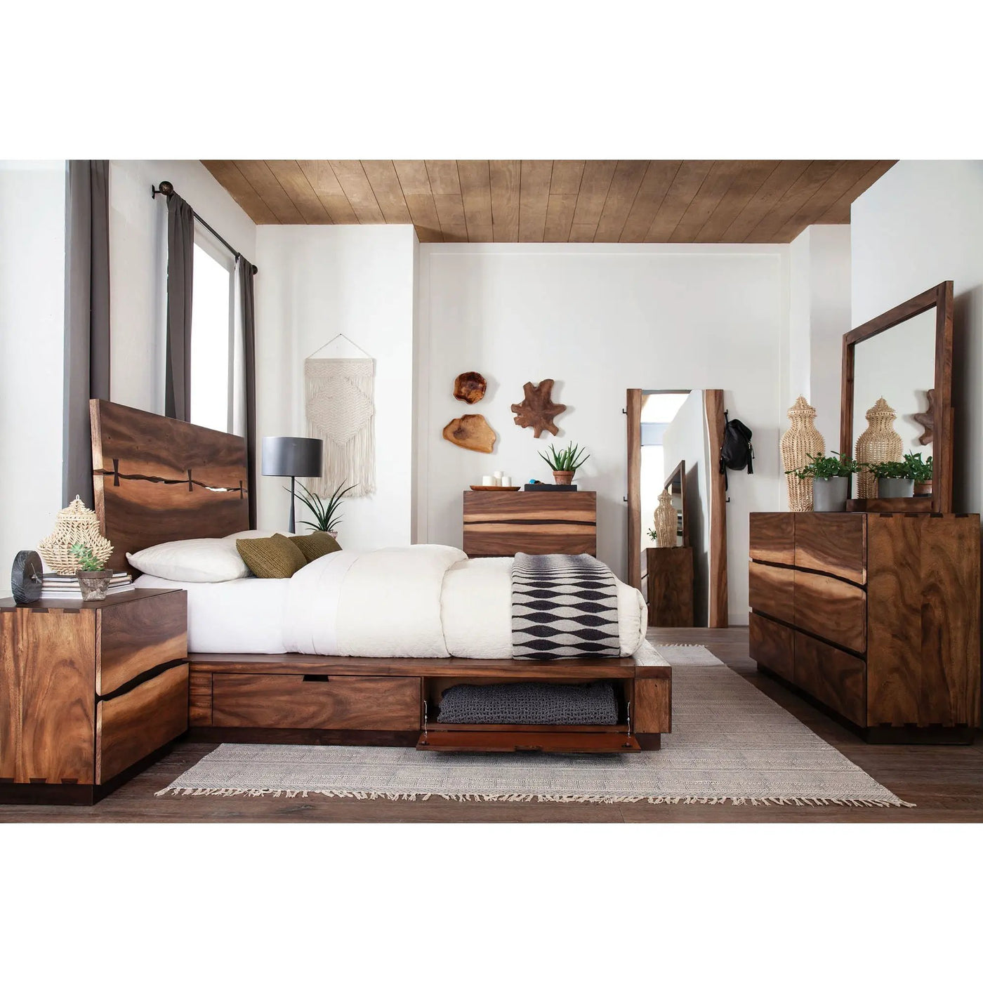 Beverly - Storage Bedroom Set by HouseOfZazla