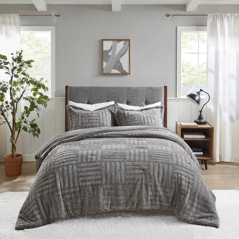 King/Cal King Faux Fur Down Alternative Comforter Mini Set by HouseOfZazla