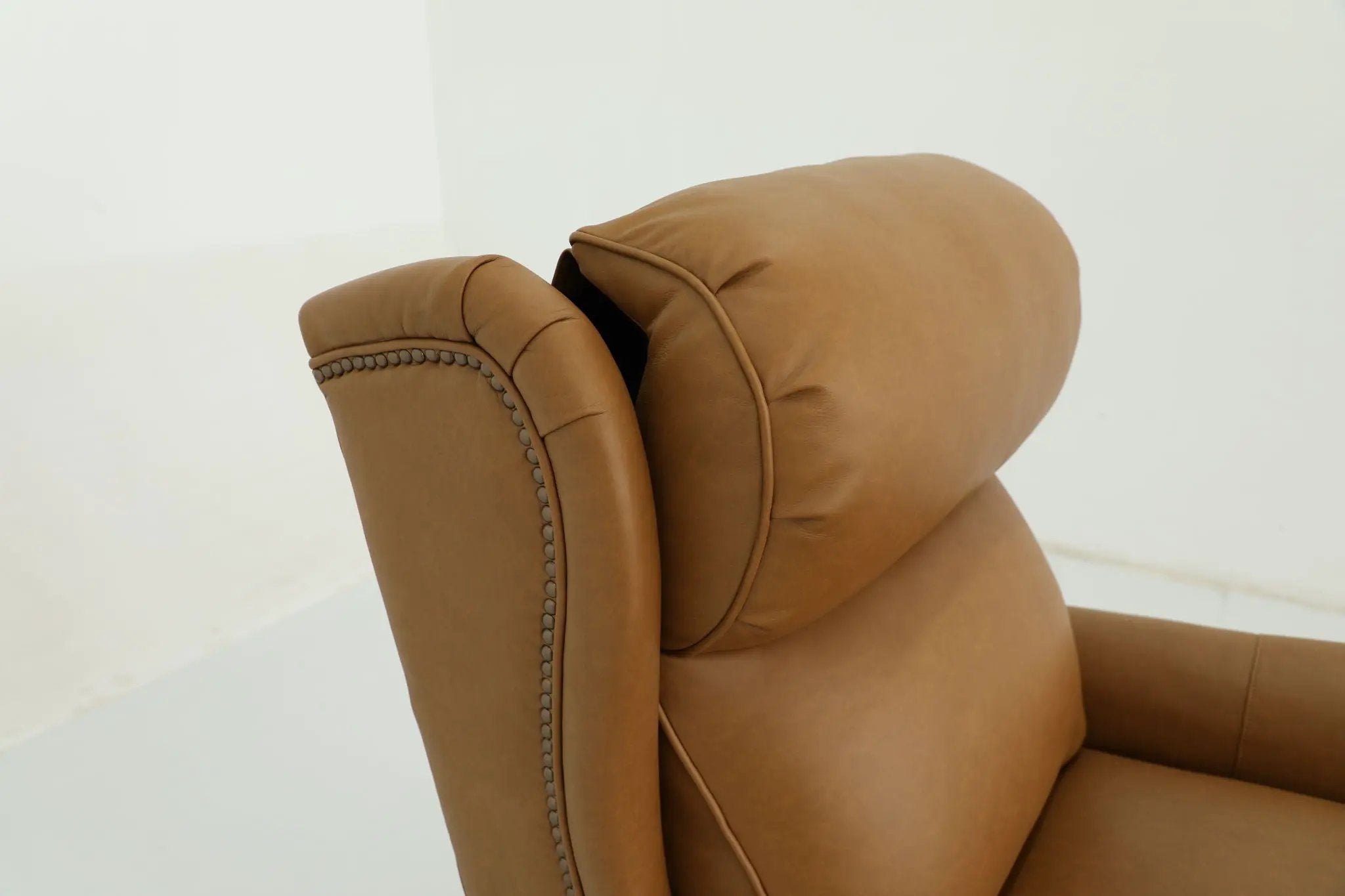 Gabby - Power Recliner With Power Recline, Power Headrest And Power Lumbar by Unique Piece Furniture