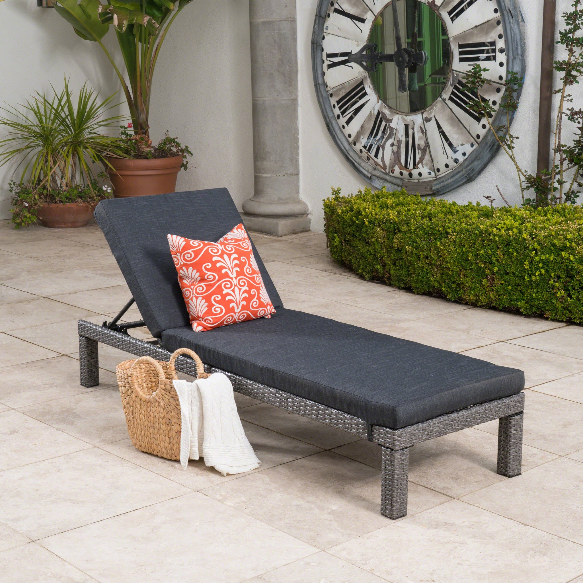 Puerta KD Chaise Lounge, Mixed by HouseOfZazla