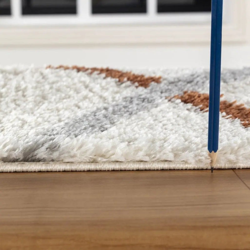 Loft Shag - 5' 3" X 7' Polypropylene Shaggy Area Rug - Ivory by HouseOfZazla