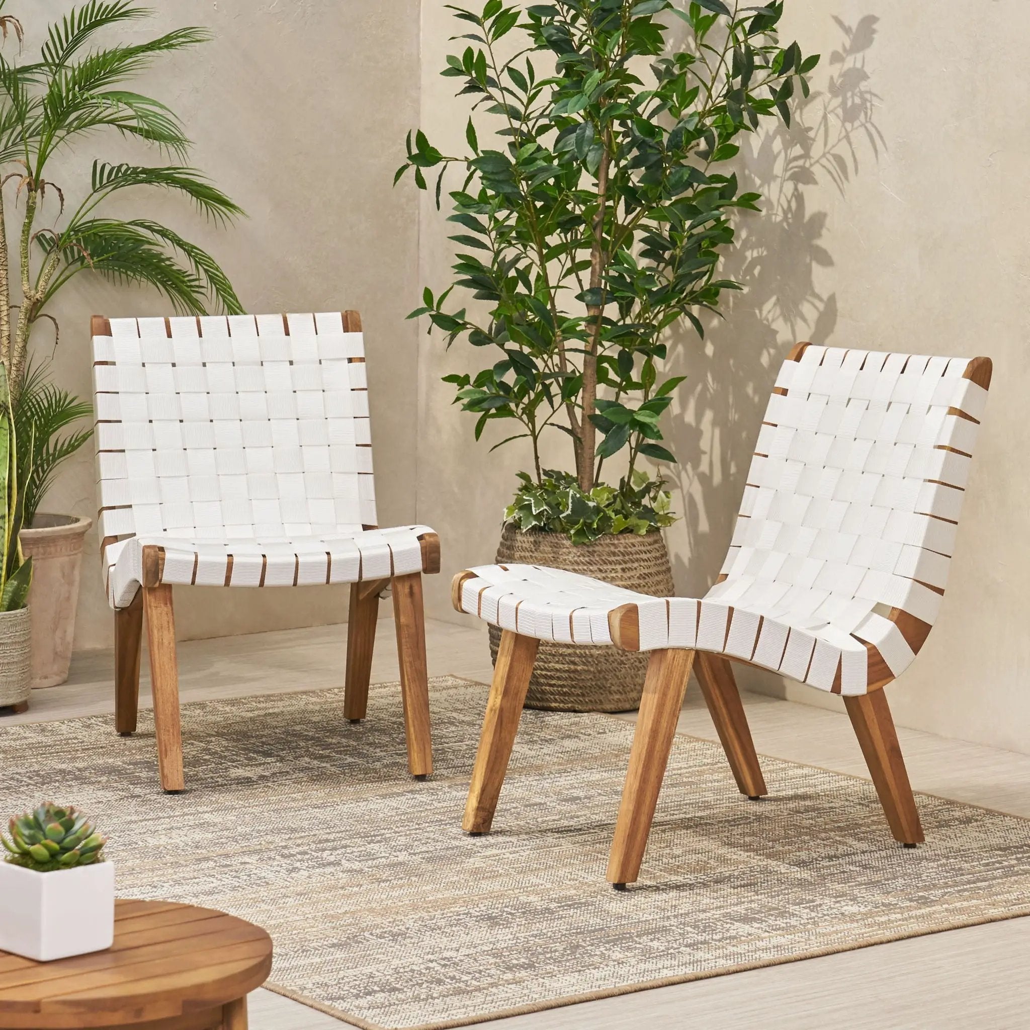 Charlotte Lounge Chair - White by HouseOfZazla