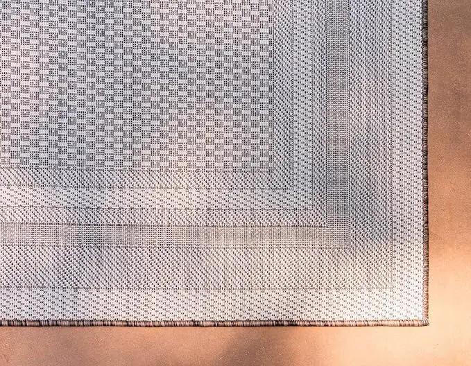 Unique Loom Outdoor Border Collection Area Rug - Soft Border (6' 1" x 9' Rectangle, Brown/ Ivory) by GreenHaven Gardens