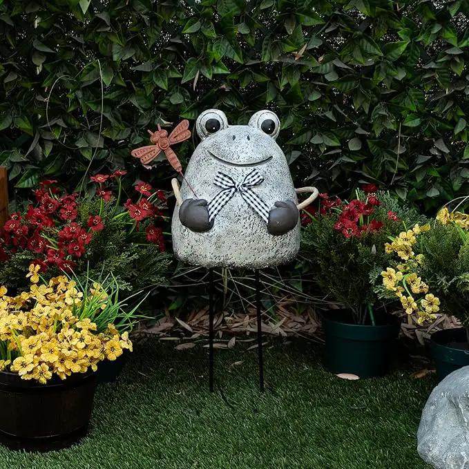 Alpine Corporation MCC862 Indoor/Outdoor Frog with Dragonfly Garden Statue, Stone Finish Frog Statue for Yard, 24" H, Silver by GreenHaven Gardens
