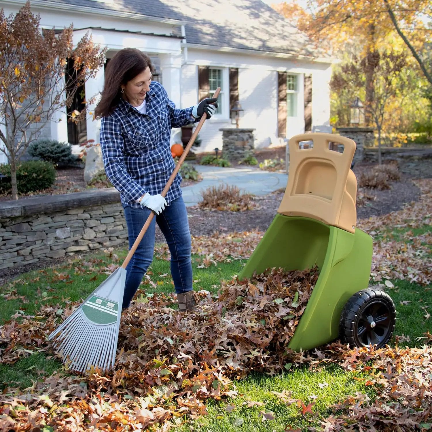 Simplay3 Easy Haul Wheelbarrow with Garden Tool Storage Tray, Durable Heavy-Duty Plastic Wheelbarrow with Large Easy Turn Wheels - Green, Made in USA… by GreenHaven Gardens
