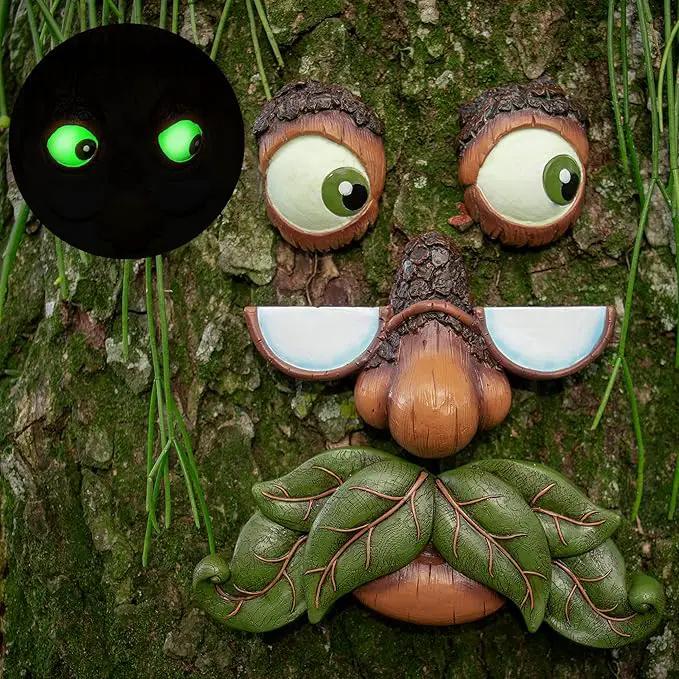 Tree Faces Decor Outdoor – Tree Hugger Yard Art Garden Decoration – Unique Garden Peeker for Outdoors and Indoors – Old Man Tree Art by GreenHaven Gardens