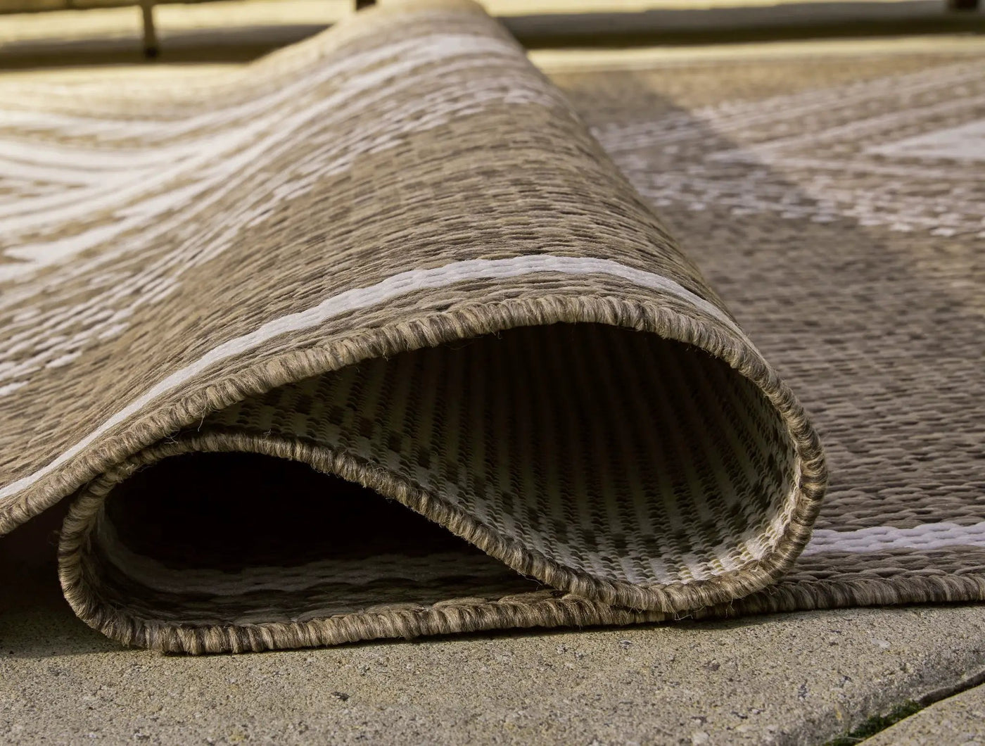 Dunsler - Rug by Unique Piece Furniture