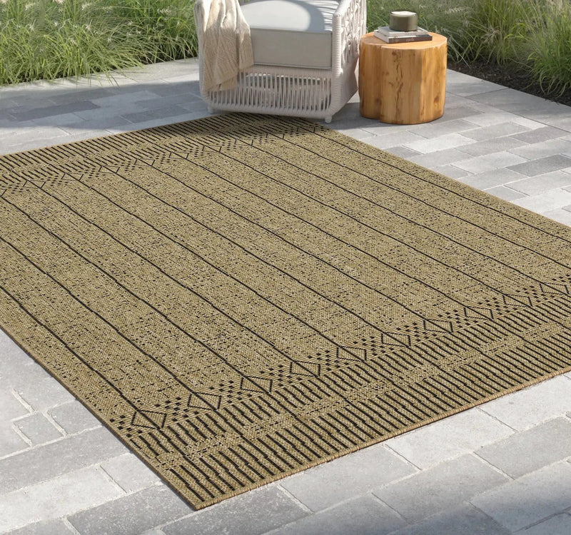 Earth GC_NTL1008 Jute/Black Indoor/Outdoor Area Rug by HouseOfZazla