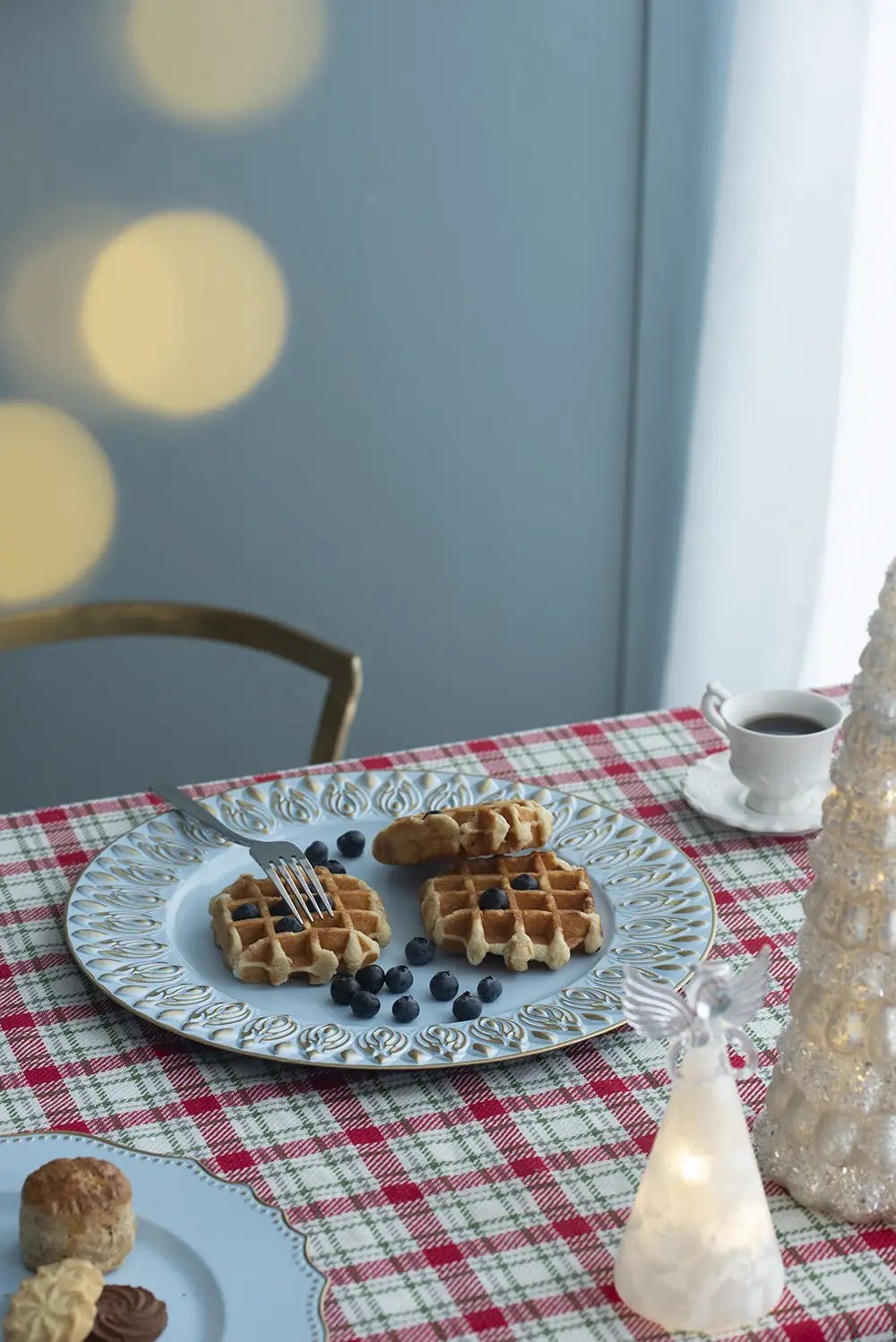 Elegant Plastic Charger Plate (Set of 8) by HouseOfZazla