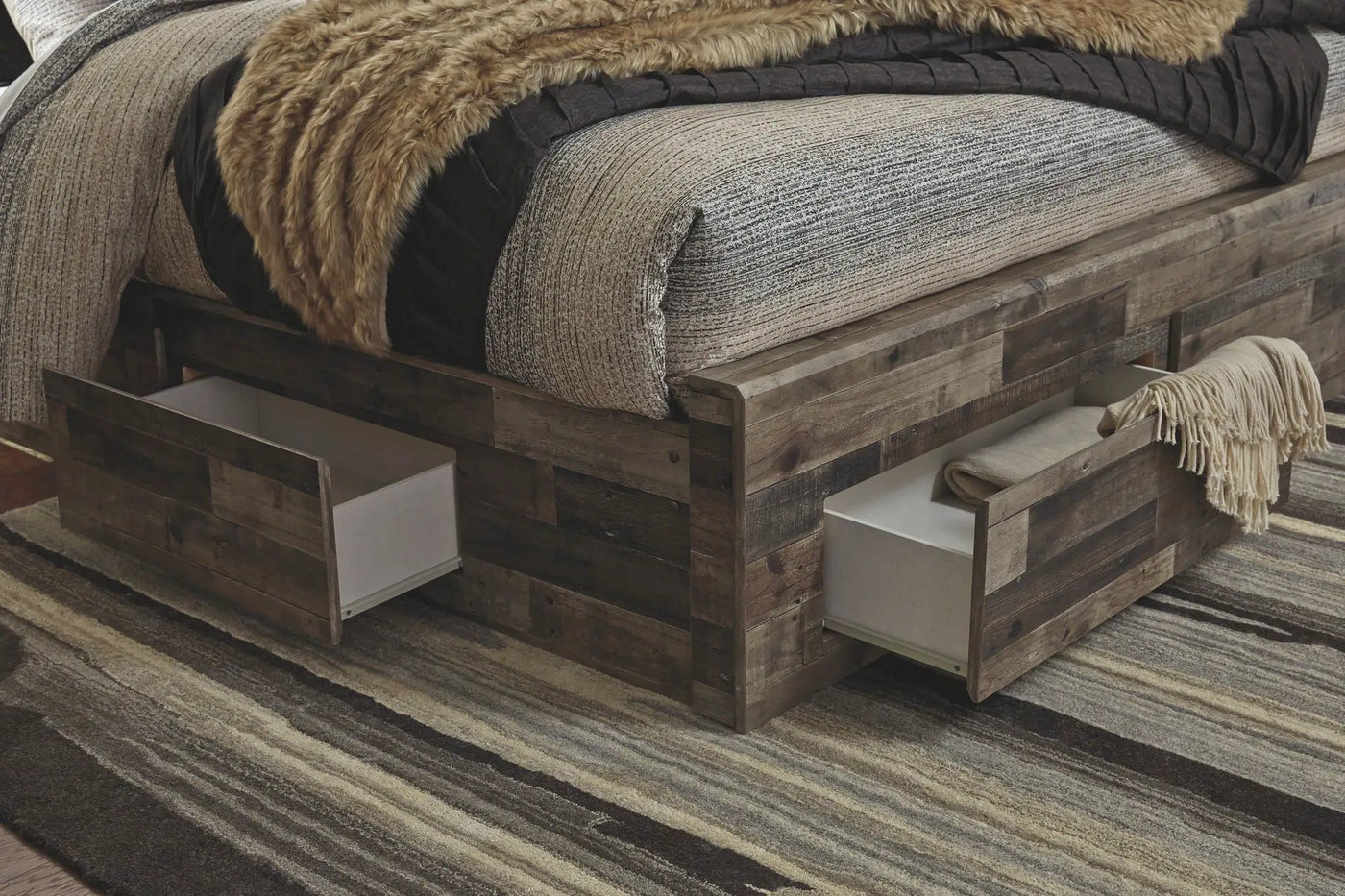 Derekson - Panel Bedroom Set by Unique Piece Furniture