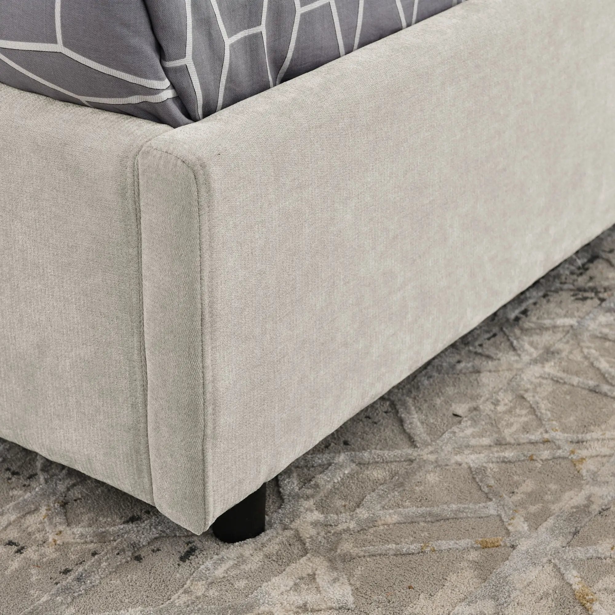 Storage Upholstered Hydraulic Platform Bed With Integrated Headboard