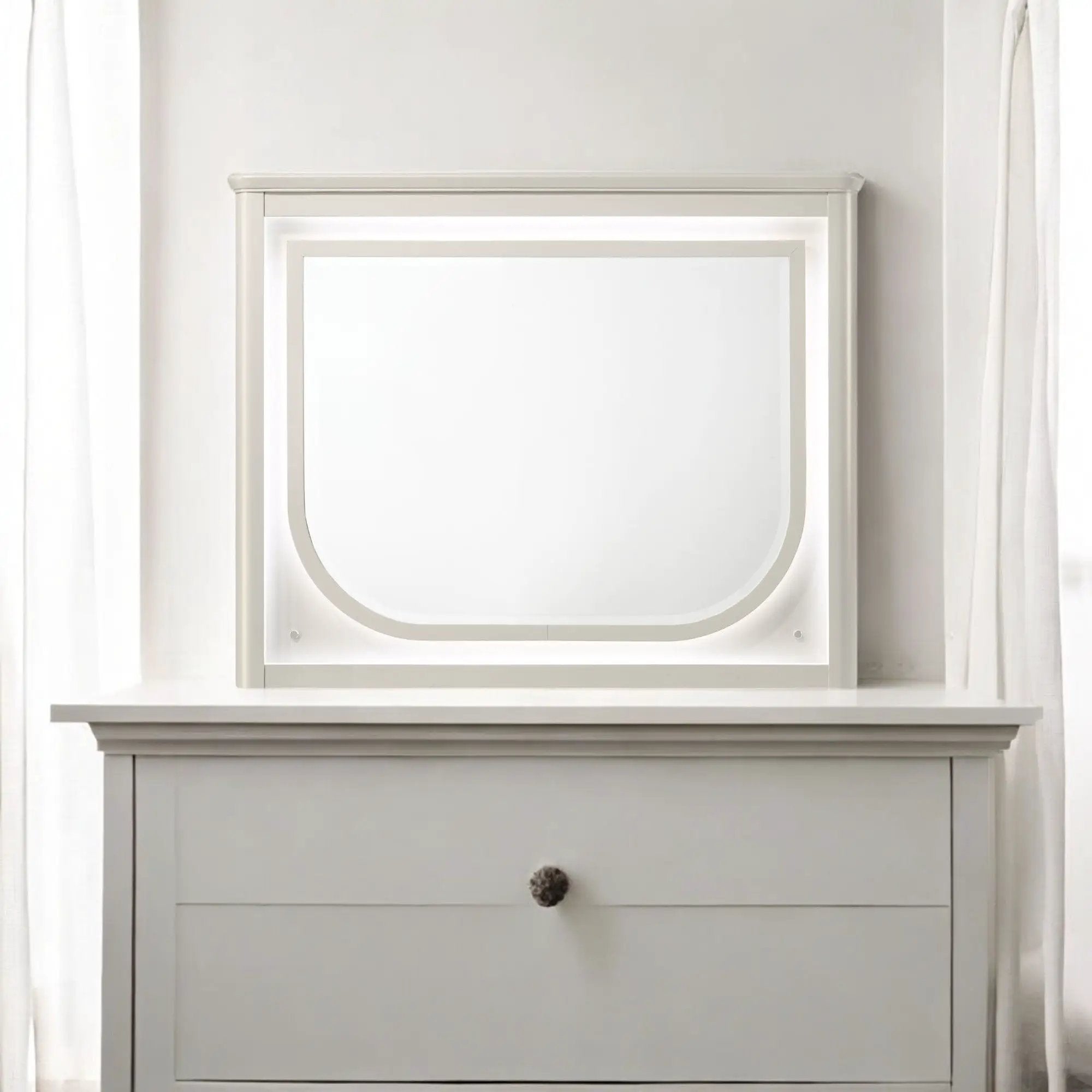 Laveda Mirror With LED - White by HouseOfZazla