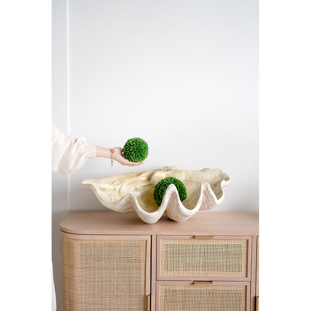 Large Clam Shell Accent 25.3x16.5x8.5" by HouseOfZazla