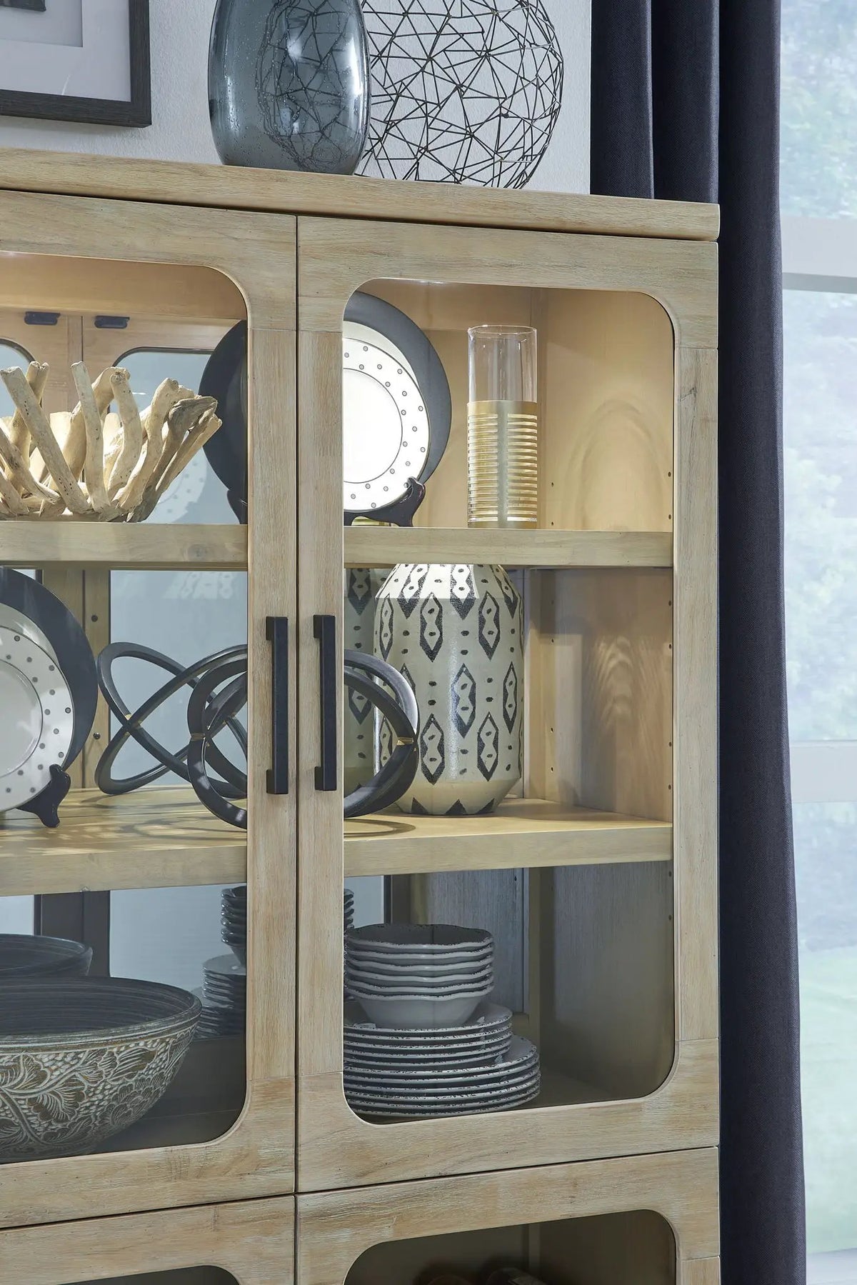 Somerset - Buffet Curio - Butternut and Omari Natural, photo 4 of 7