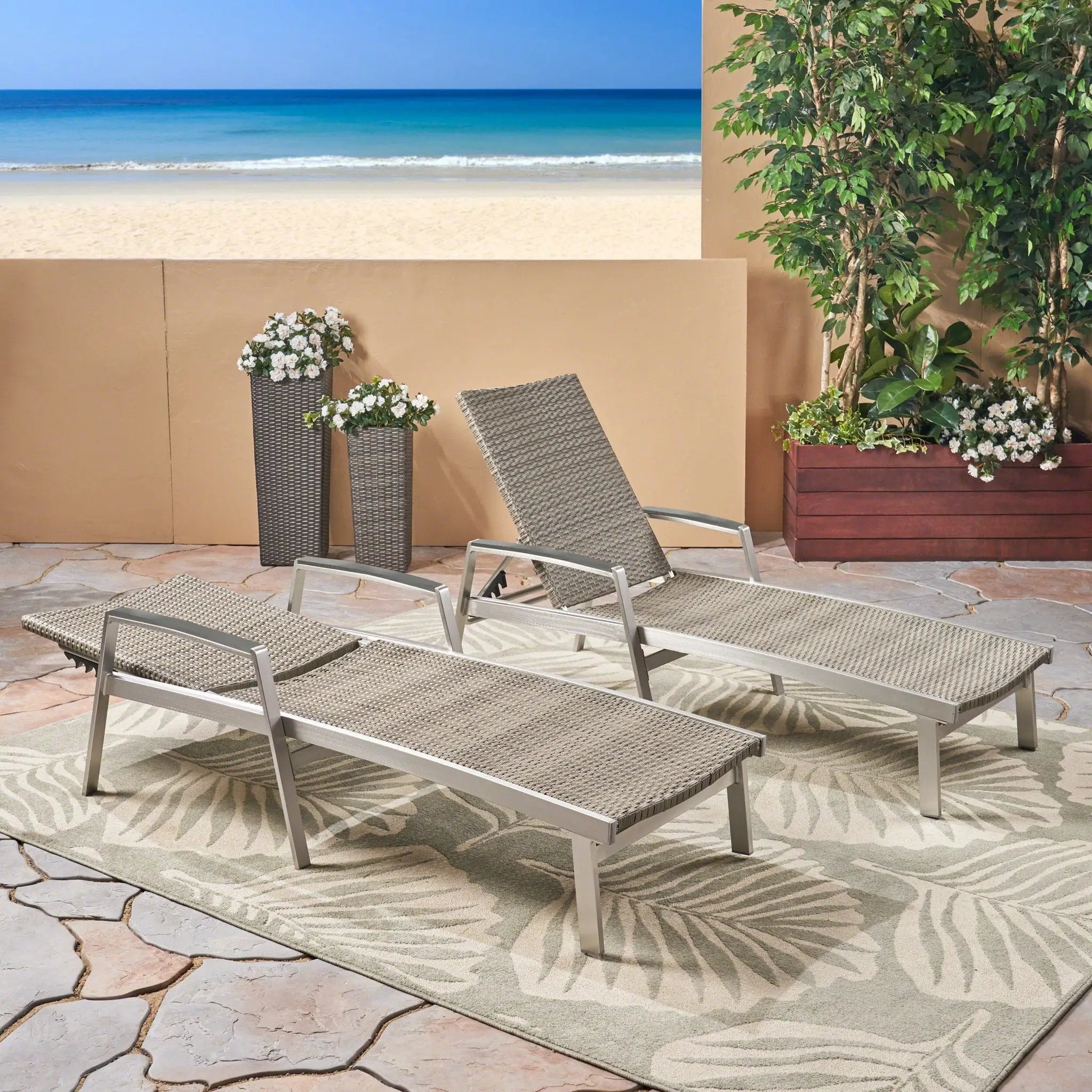Oaxton Chaise Lounge by HouseOfZazla