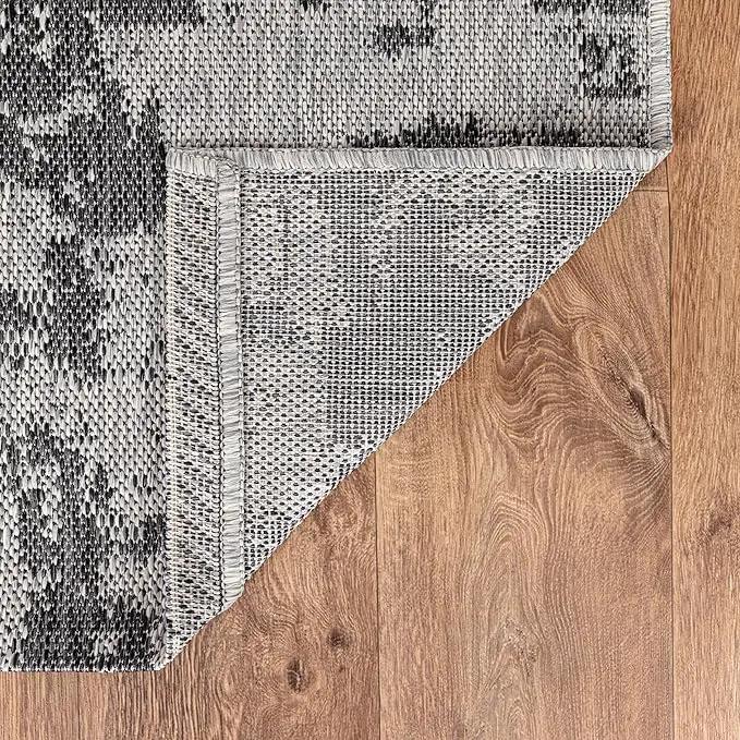 Keen Home Design Terrace Outdoor Round Rug - 5ft Round Washable Indoor/Outdoor Rug for Patio, Kitchen, Balcony, Beach, Garden, Deck and Porch, Size: 5'3" Round by GreenHaven Gardens