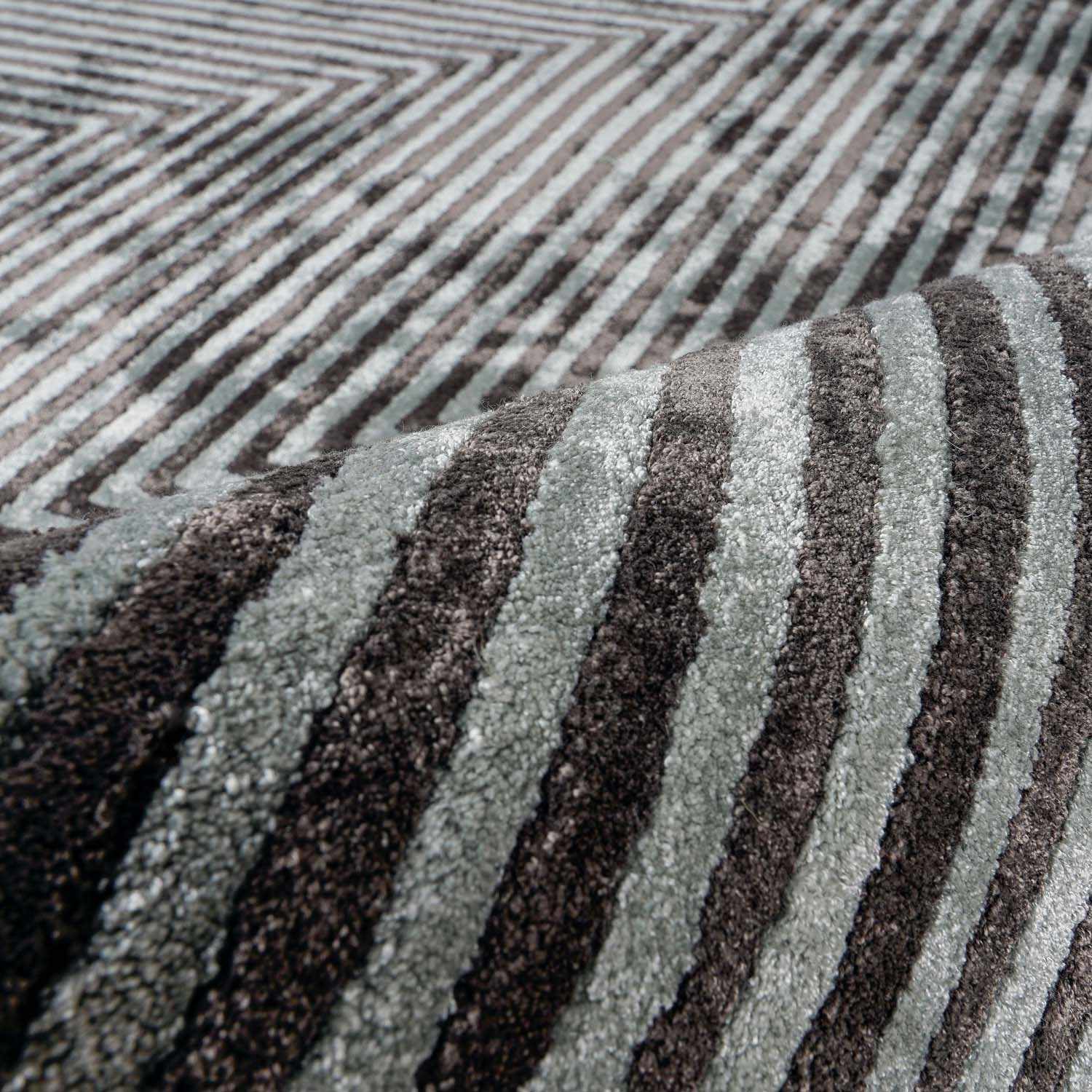 Quartz Patterned Sheen Gray/Green Viscose Rug by Boutique Rugs