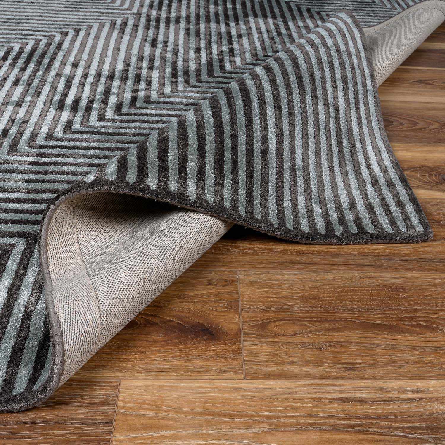Quartz Patterned Sheen Gray/Green Viscose Rug by Boutique Rugs
