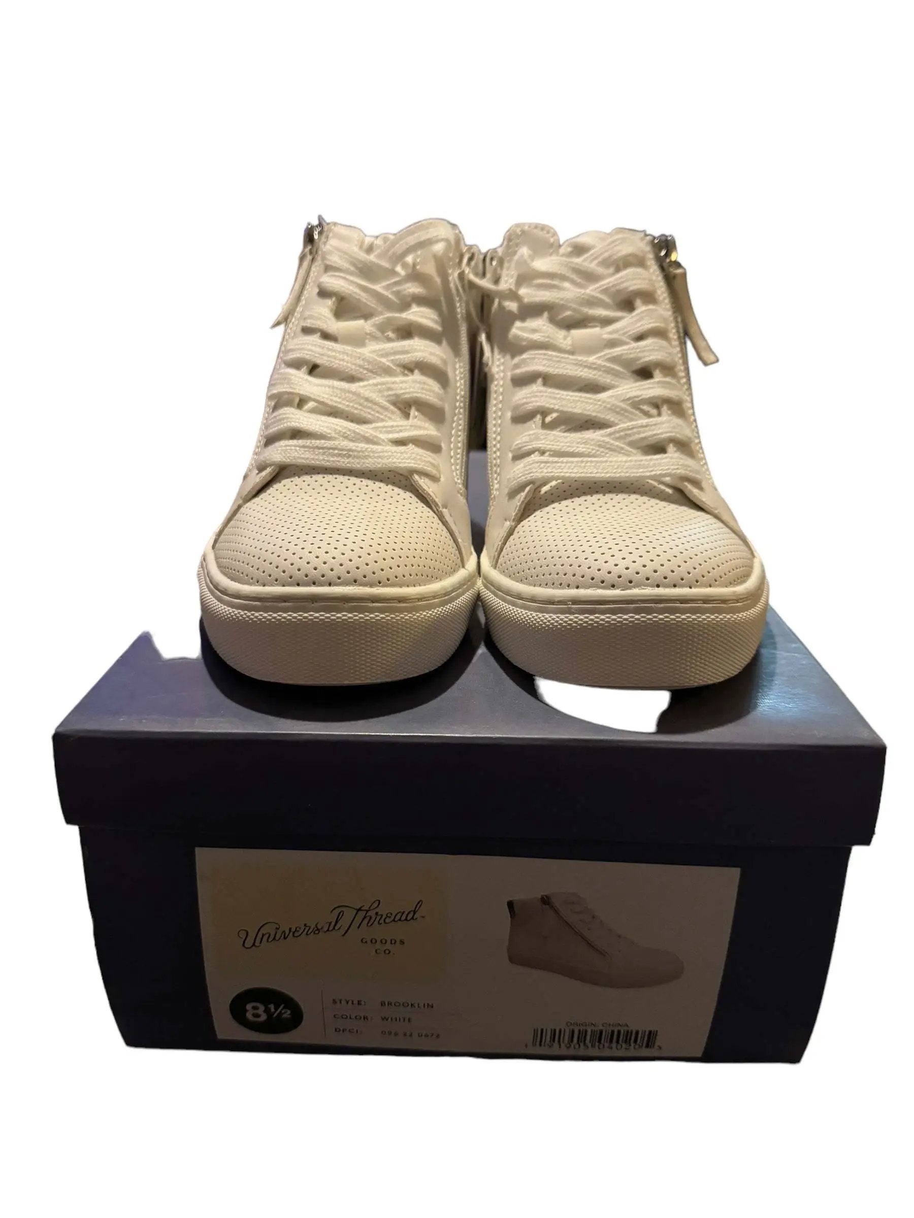 Universal Thread Brooklyn Lace Up Sneakers NEW Size 8.5 White by Selzalot