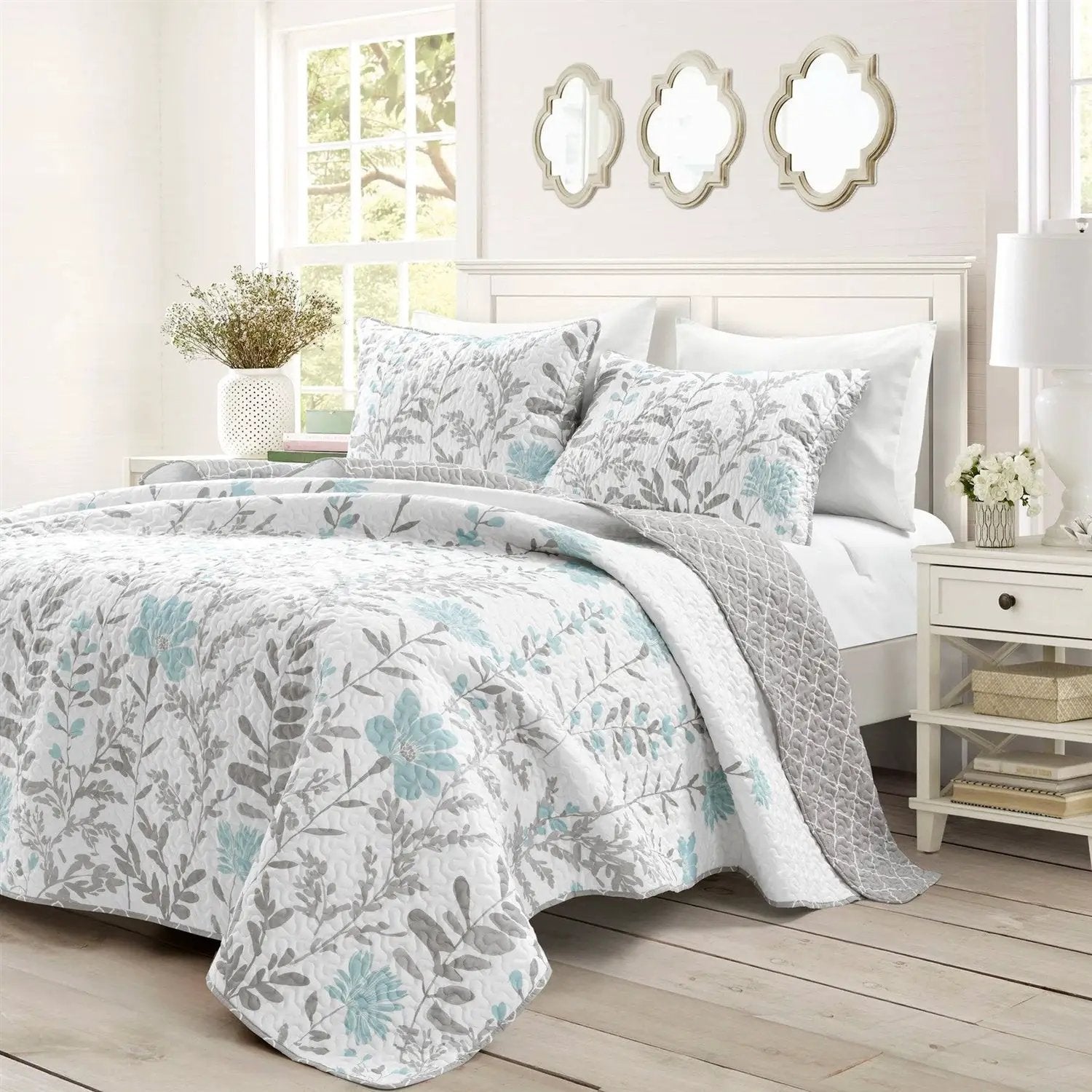 King Size Blue Grey Floral Lightweight Thin Polyester Fabric 3-Piece Quilt Set by HomePacific