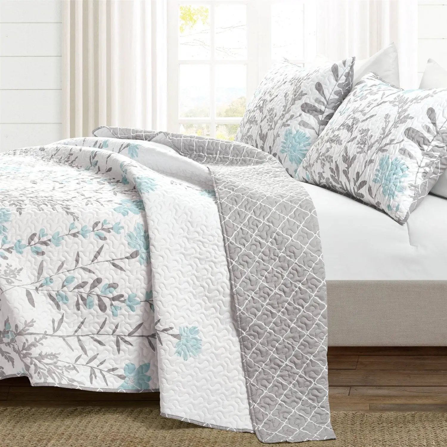 King Size Blue Grey Floral Lightweight Thin Polyester Fabric 3-Piece Quilt Set by HomePacific