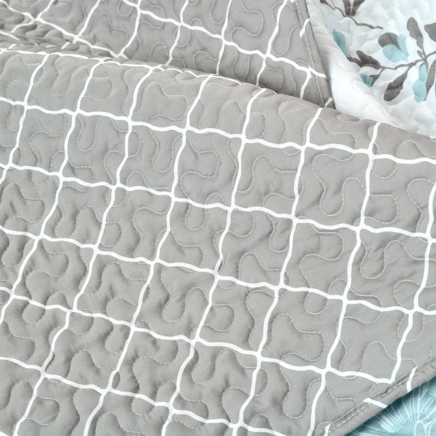 King Size Blue Grey Floral Lightweight Thin Polyester Fabric 3-Piece Quilt Set by HomePacific