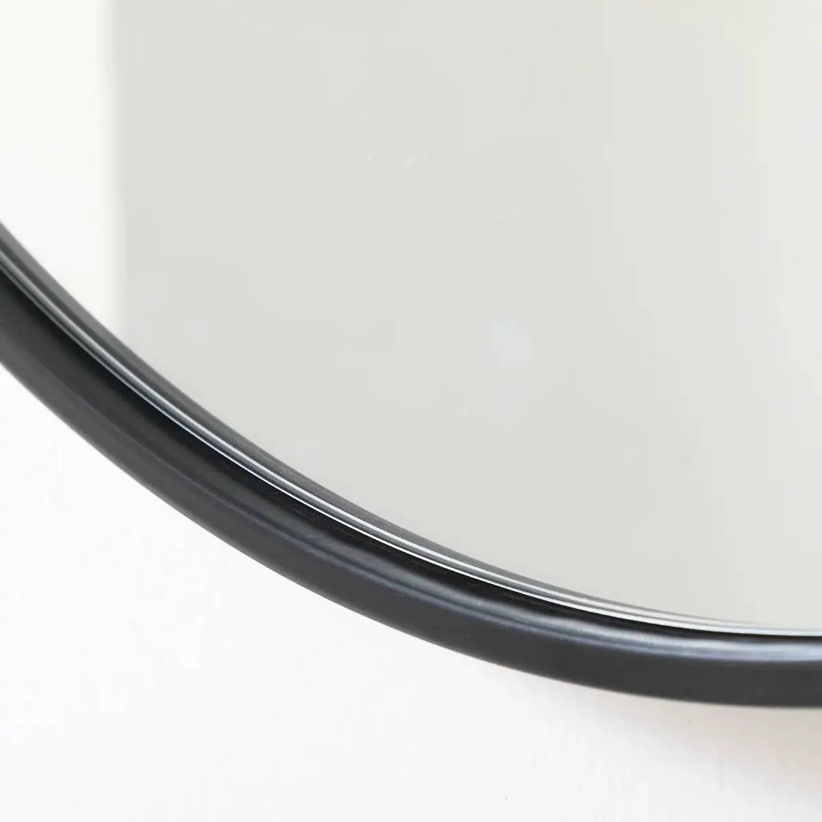 Round 18-inch Wall Mirror in Black - Living Room Bedroom Accent Bathroom Mirror by HomePacific