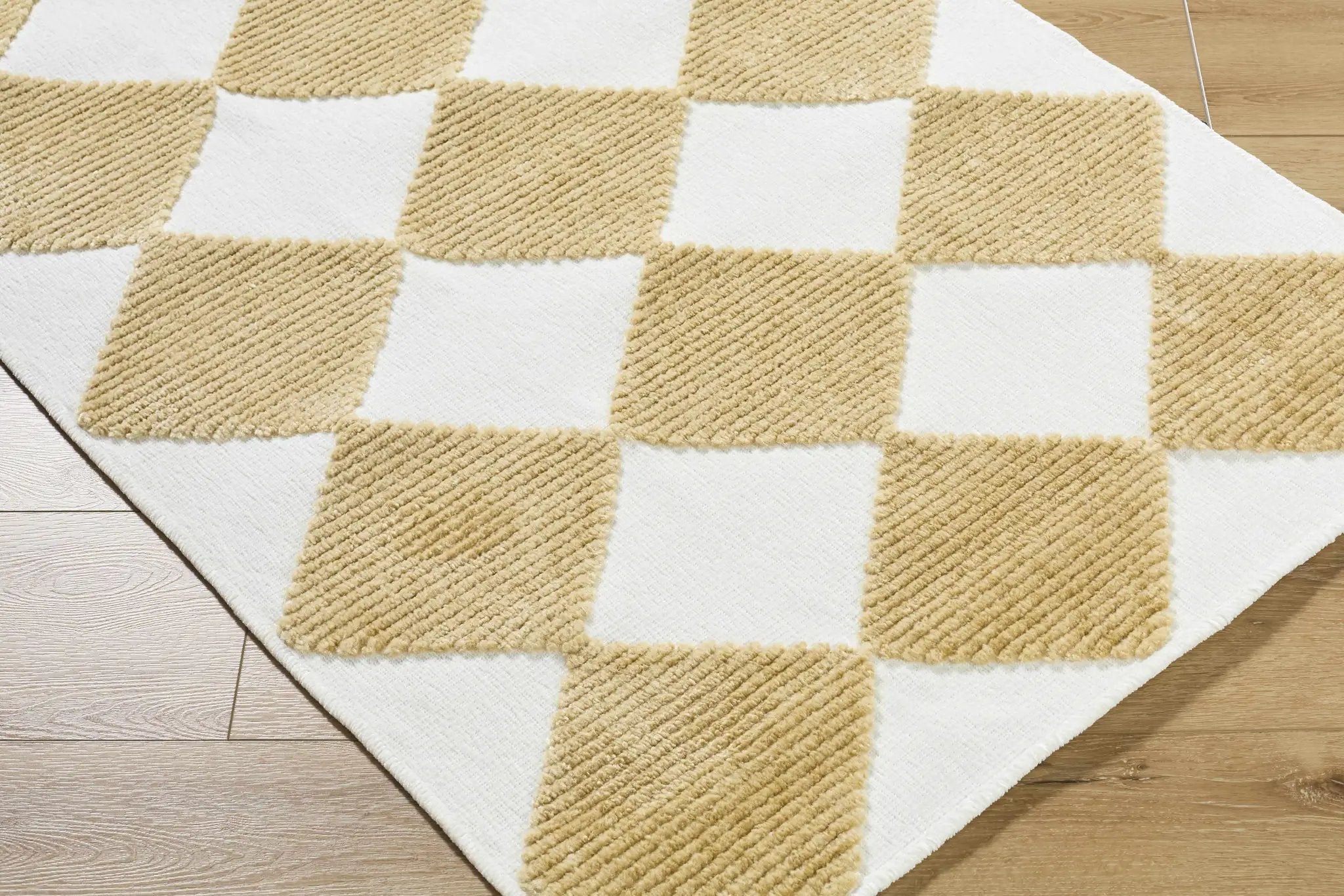 Bosley White Washable Area Rug by Boutique Rugs