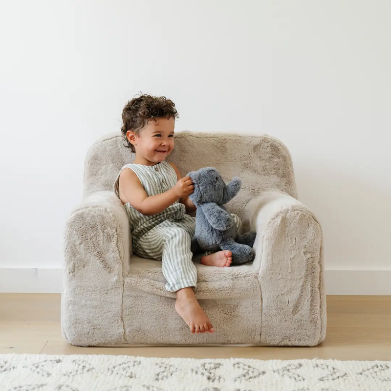 SNUGGLE UP CHAIR by HouseOfZazla