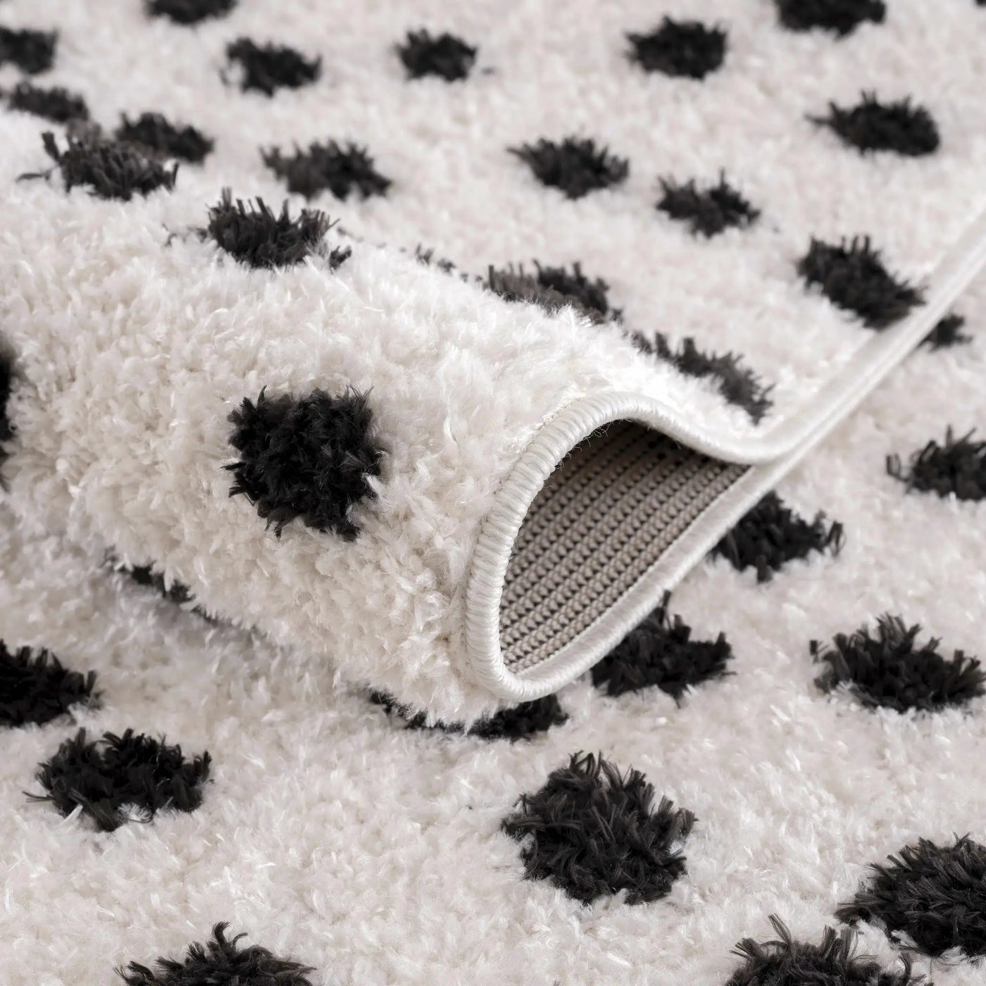 Cansu Black & White Dotted Area Rug by Boutique Rugs