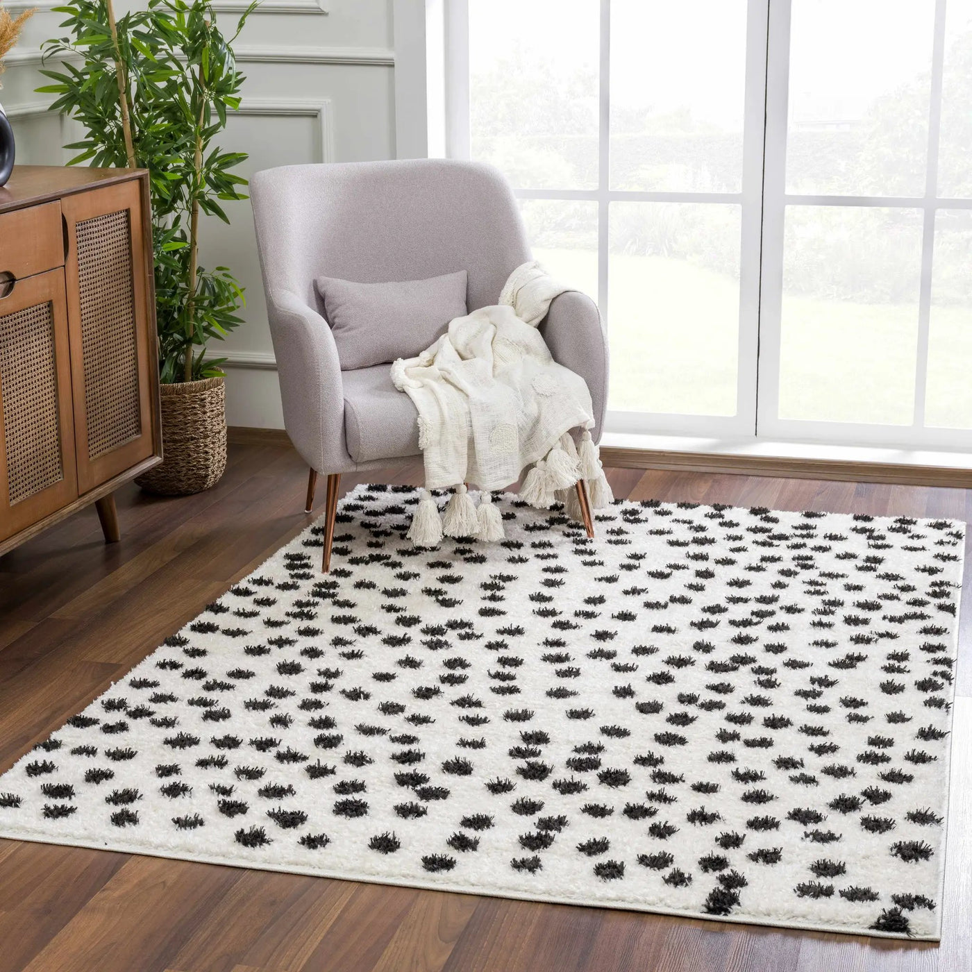 Cansu Black & White Dotted Area Rug by Boutique Rugs