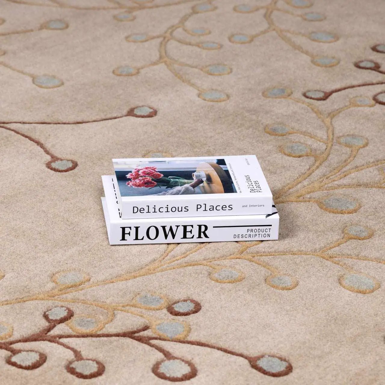 Elsu Beige&Gray Wool Rug by Boutique Rugs