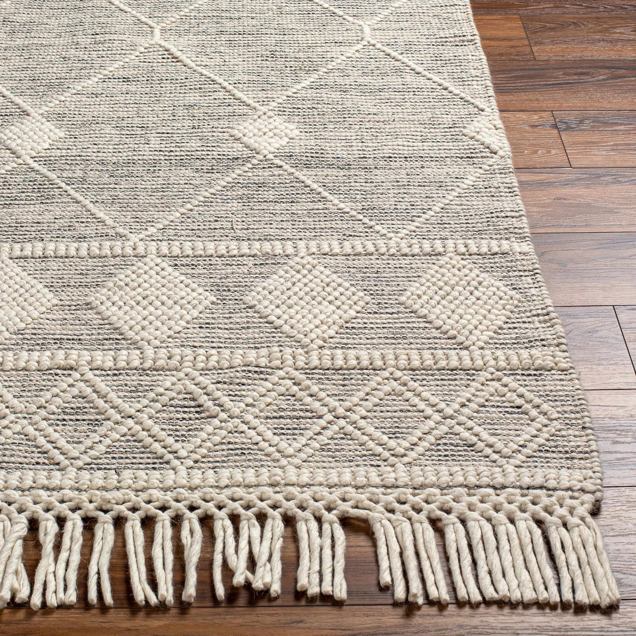 Hemingway Wool Rug with Tassels - Clearance by Boutique Rugs