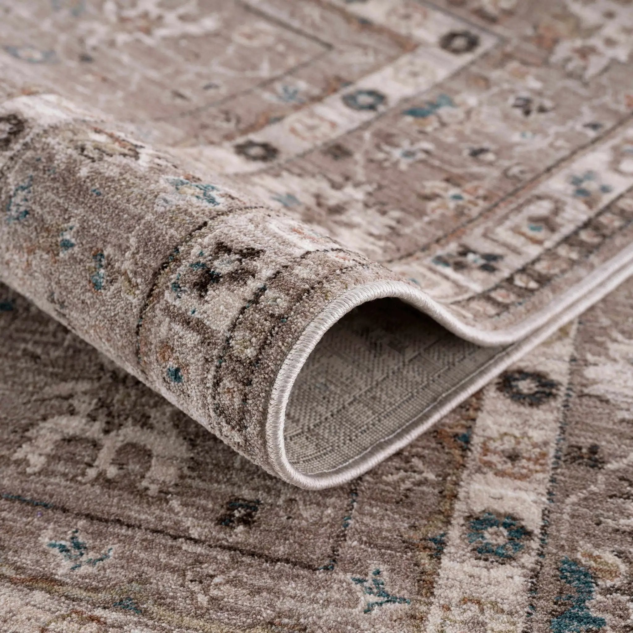 Bolitoc Area Rug - Clearance by Boutique Rugs