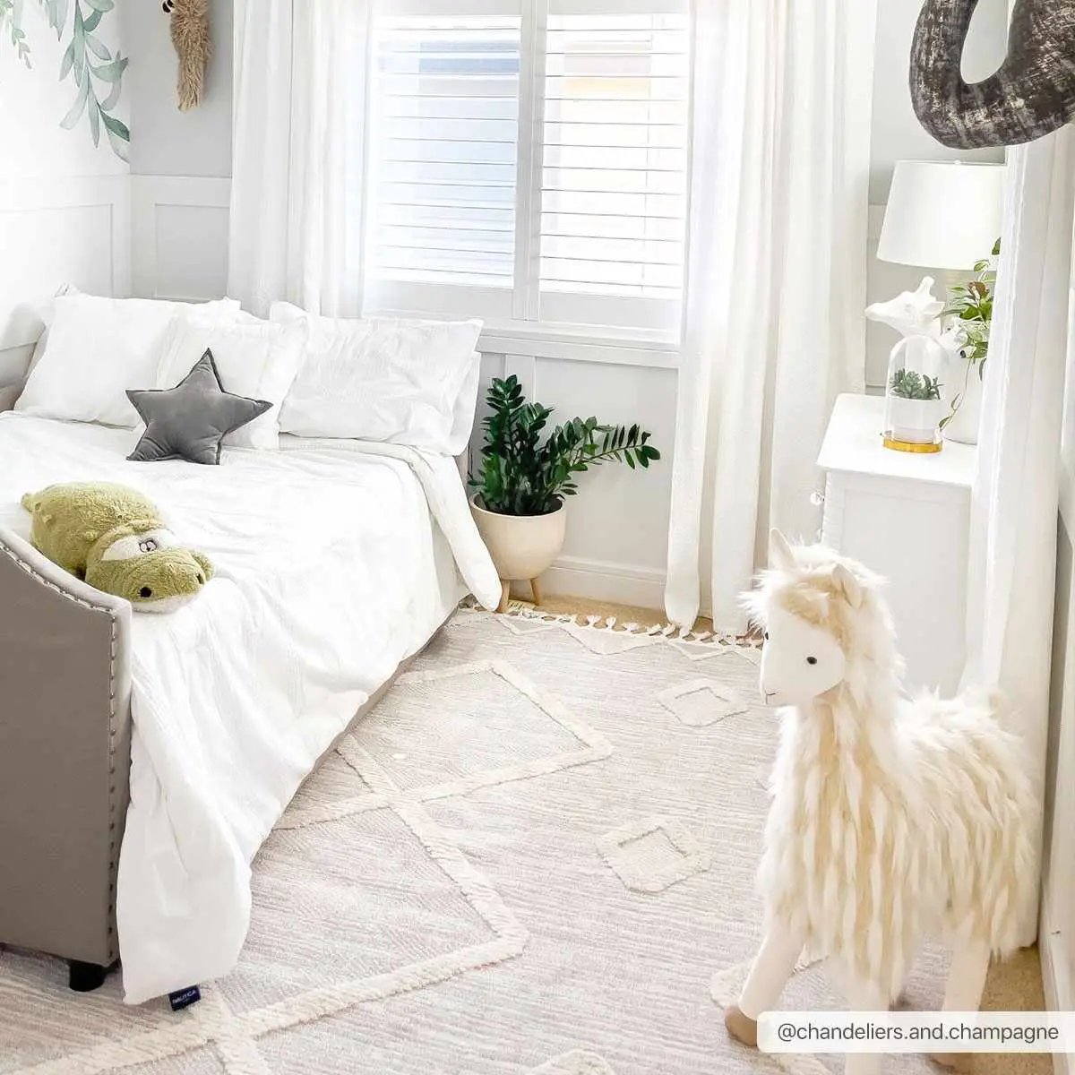 Cauldwell High/Low Pile Rug with Tassels - Clearance by Boutique Rugs