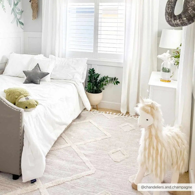 Cauldwell High/Low Pile Rug with Tassels - Clearance by Boutique Rugs