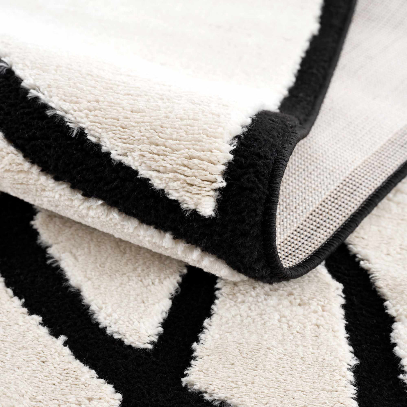 Azana Black & White Area Rug by Boutique Rugs