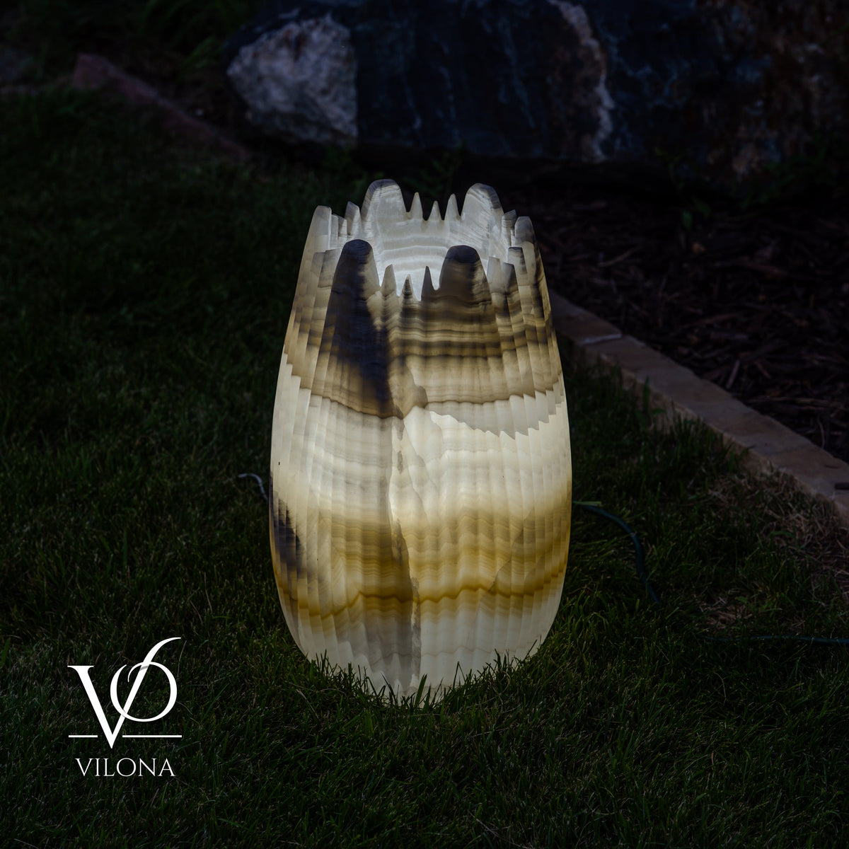 White Ice Onyx Crown Lamps - Sculptural Natural Stone Pair, photo 16 of 22