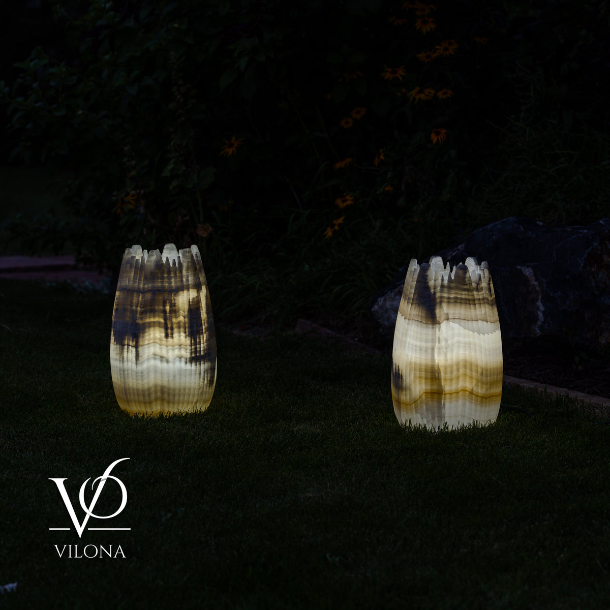 White Ice Onyx Crown Lamps - Sculptural Natural Stone Pair, photo 18 of 22